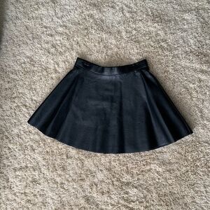 New H&M girls leather skirt